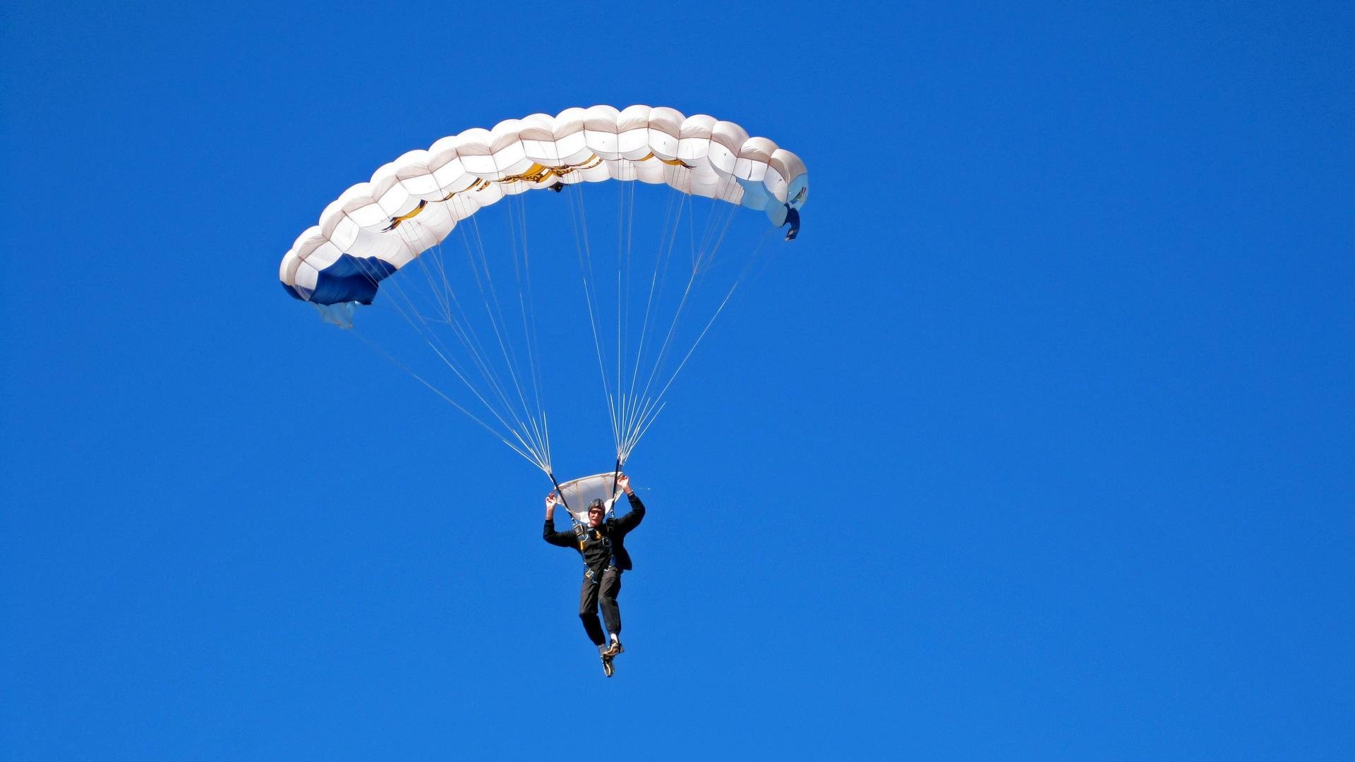 _奇才战术更趋完善，比赛表现令人振奋_，奇才对战