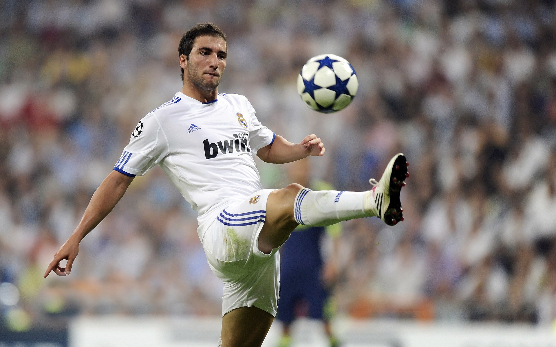 萨默·麦金托什突破极限展现冠军潜质，麦提托合提·萨塔尔